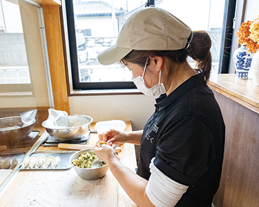 餃子工房まんぷく